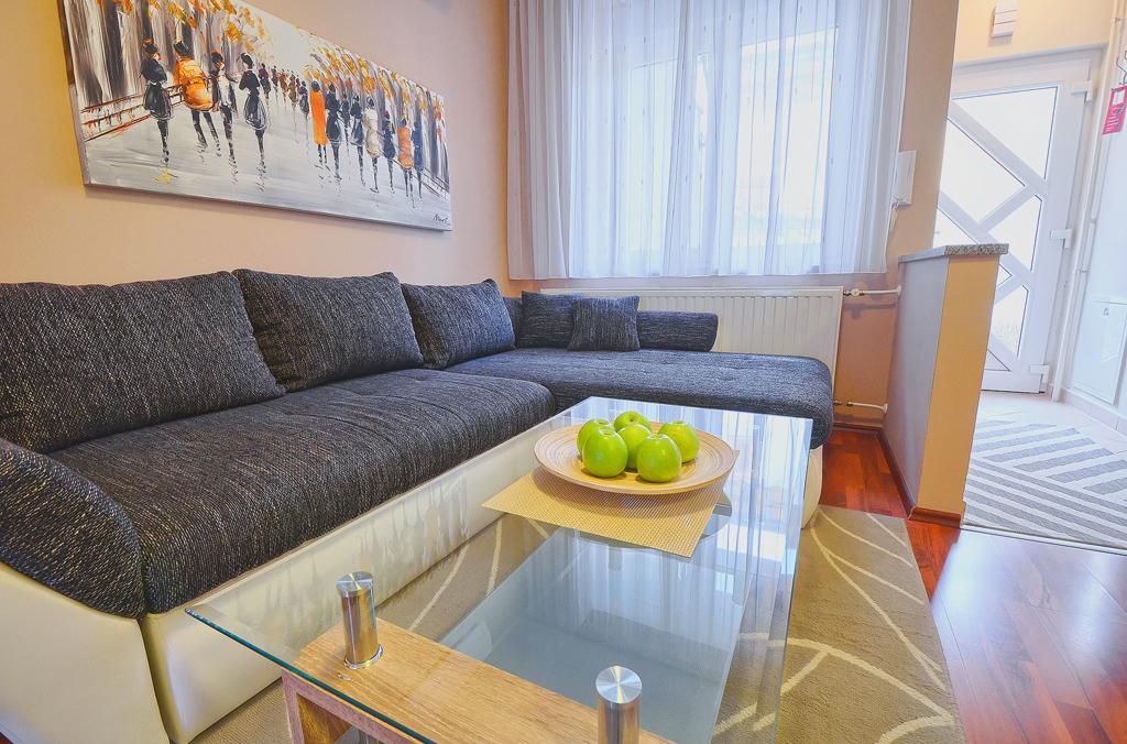 E&E Apartment Arena With Free Private Parking Pula Exterior foto