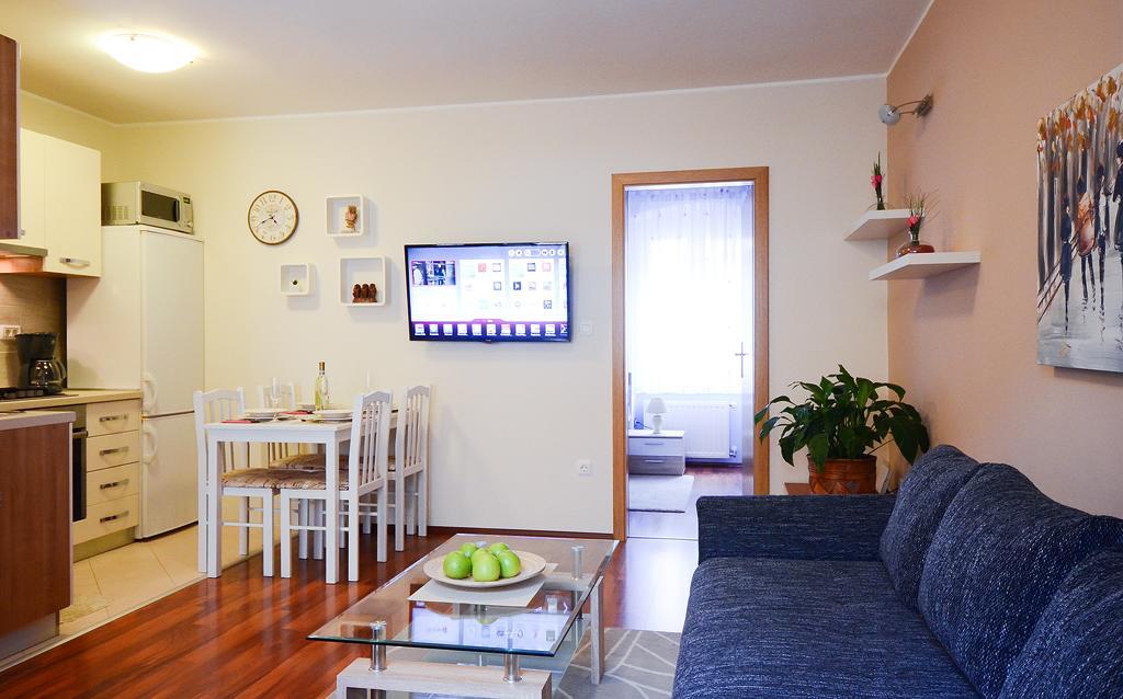 E&E Apartment Arena With Free Private Parking Pula Exterior foto